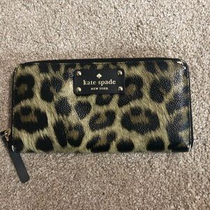 Kate spade wallet clutch cheetah print classic card holder
